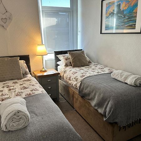 Woodland Cottage - Private Courtyard - Pet Friendly Retreat In The Heart Of Windermere Exterior photo