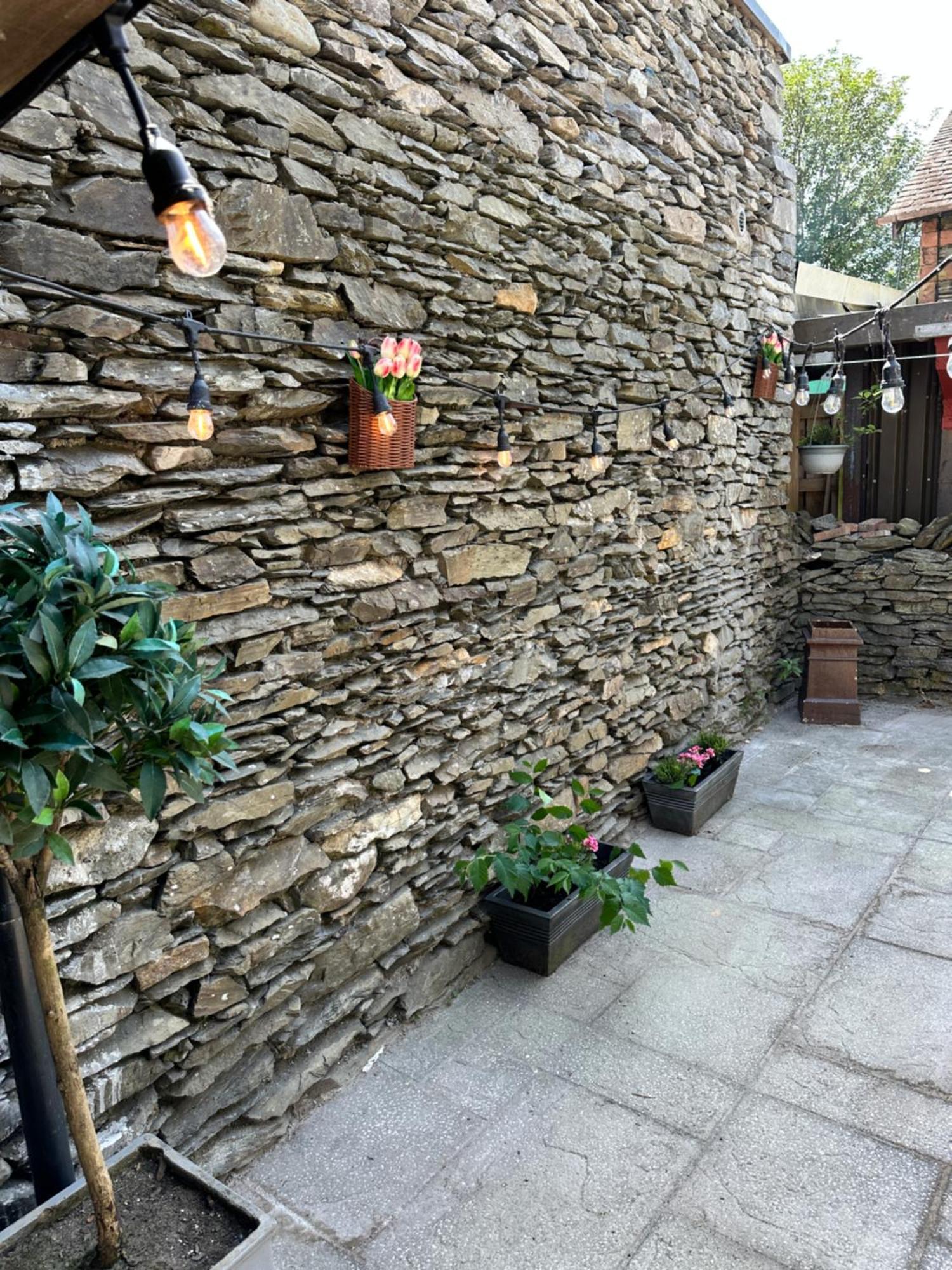 Woodland Cottage - Private Courtyard - Pet Friendly Retreat In The Heart Of Windermere Exterior photo